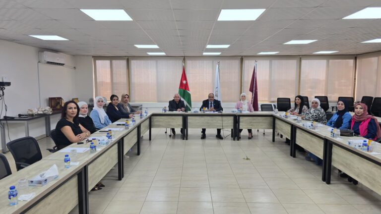 Read more about the article لجنة المرأة باتحاد العمال تعقد اجتماعا بحضور وفد عراقي