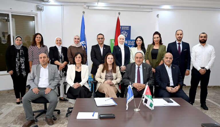 Read more about the article اتحاد العمال و”العمل الدولية” يوقعان اتفاقية لتعزيز المساواة وزيادة التمثيل النقابي للنساء