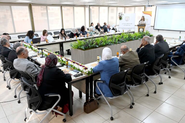 Read more about the article اتحاد العمال بالتعاون مع “العمل الدولية” ينظم جلسة نقاشية حول دعم المرأة في مواقع القيادة