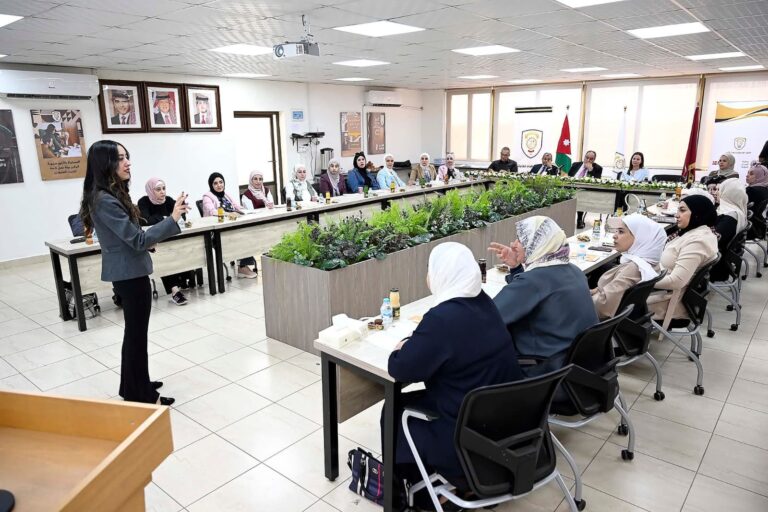 Read more about the article جلسة توعية قانونية للعاملات بالتعليم الخاص ضمن مشروع “قوة النقابات”