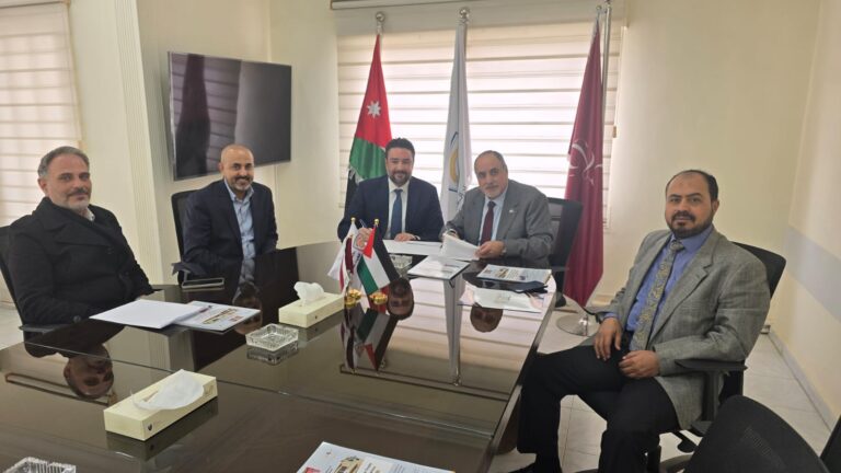 Read more about the article نقابة المناجم والتعدين والأسمنت توقع عقد عمل جماعيا مع شركة “سمنترا”