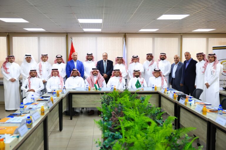 Read more about the article اتحاد العمال ينظم برنامجاً تدريبياً لأعضاء اللجان العمالية السعودية