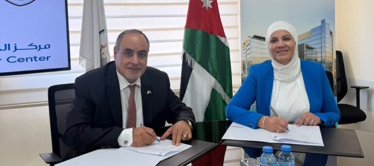 Read more about the article الفناطسة يوقع مذكرة تفاهم مع مؤسسة الحسين للسرطان لتعزيز الحماية من السرطان للعمال وأسرهم