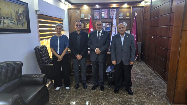 Read more about the article الفناطسة: تعزيز حقوق العمال والعمل اللائق يشكل ركيزة لتحسين بيئة العمل ودعم تنافسية الصناعة الأردنية